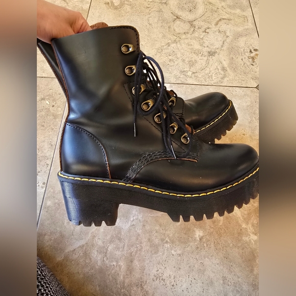 Dr Martens Womens Leona Black Leather Heeled Combat Boots Size 8 - Picture 7 of 12
